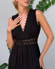 María™ | Elegante Vestido de Encaje con Escote en V