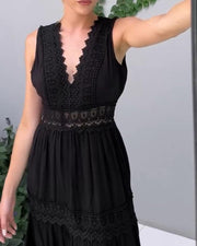 María™ | Elegante Vestido de Encaje con Escote en V